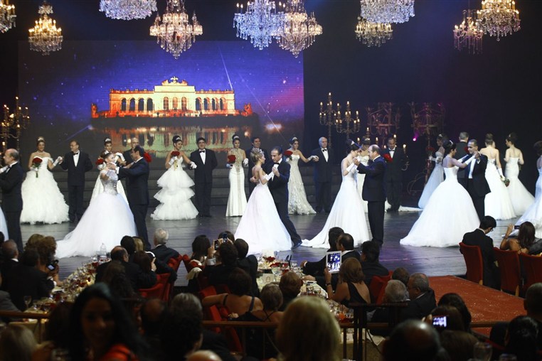 Bal des Debutantes 2012 